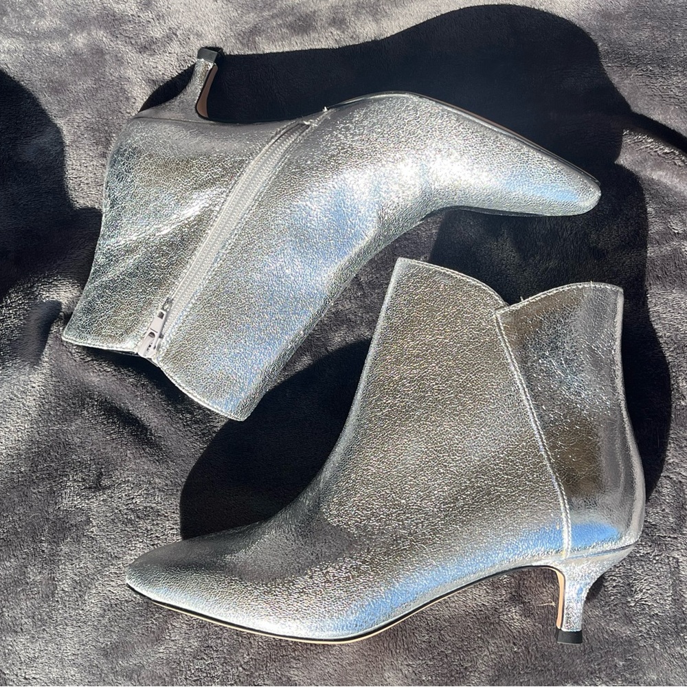 XOXO silver metallic ankle boots. Kitten heel. Holiday party. 7.5-8. New - Picture 4 of 10
